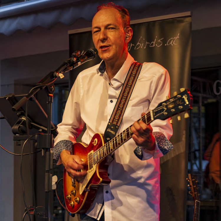 Markus Monz - Gitarrist Jazz, Pop und Rock - Sänger - Techniker